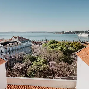 Cozy River View Apartment Lisbon