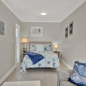 Sf Unit 2 - Swim, Surf, Relax:) Renovated Studio Steps 2 Beach Apartment Panama City Beach